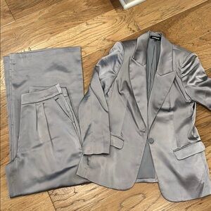 Express gray satin suit ￼